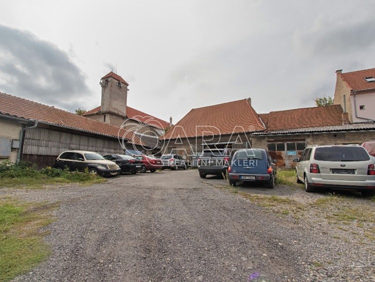 Prodej komerční nemovitosti 602 m² - foto 1