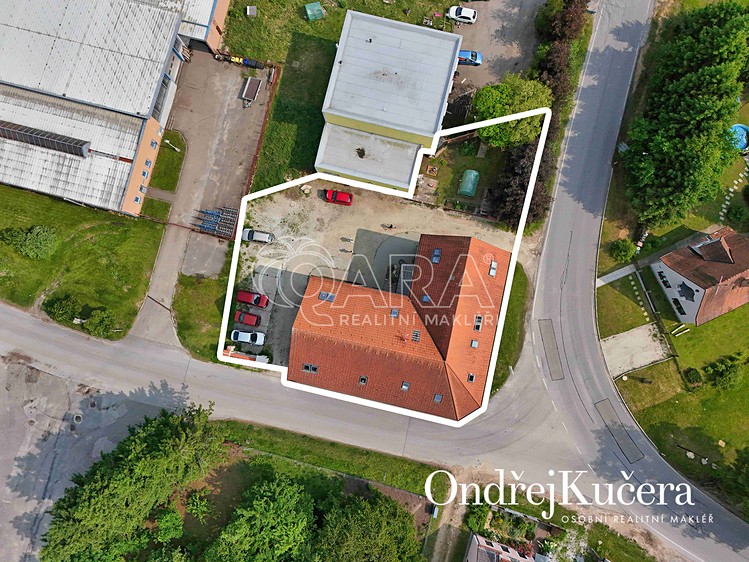 Prodej činžovního domu 800 m² - foto 2