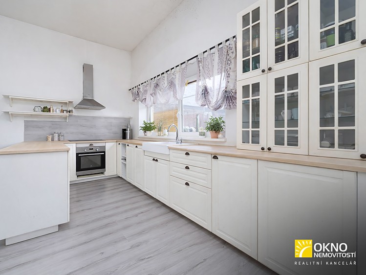 Prodej komerční nemovitosti 360 m² - foto 2