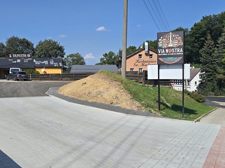 Prodej obchodního prostoru 450 m² - foto 2