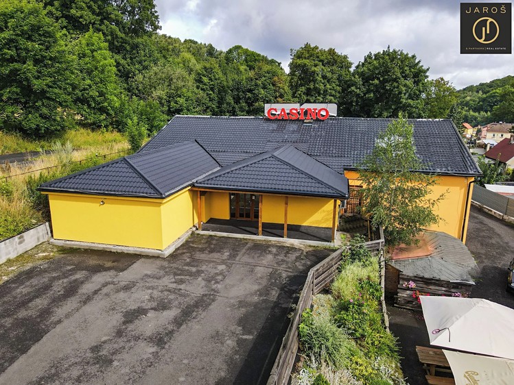 Prodej obchodního prostoru 450 m² - foto 1