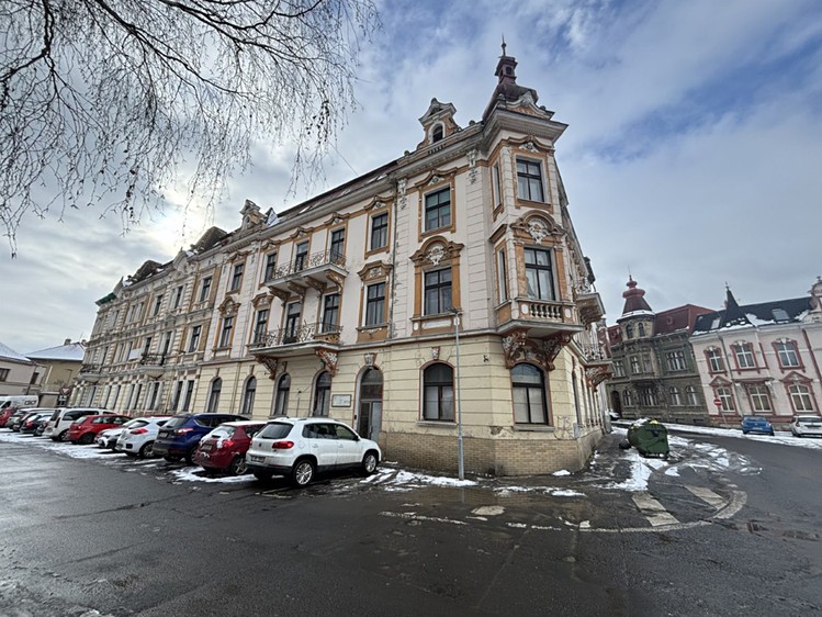 Prodej činžovního domu 1 760 m² - foto 1