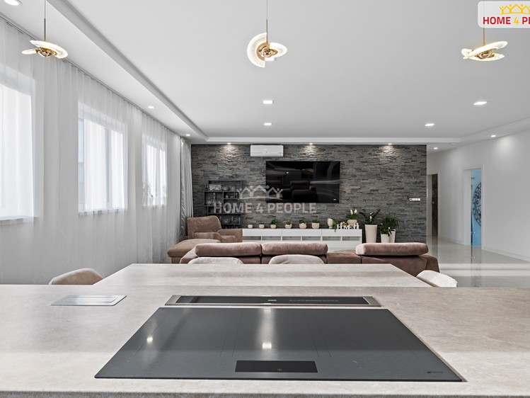 Prodej komerční nemovitosti 166 m² - foto 3