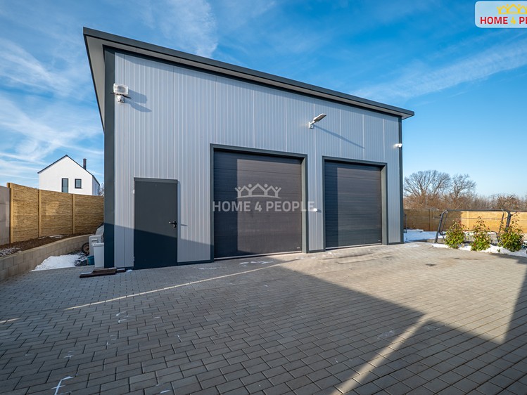 Prodej komerční nemovitosti 166 m² - foto 1