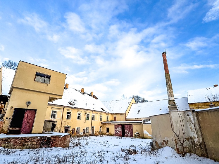 Prodej komerční nemovitosti 4 000 m² - foto 3