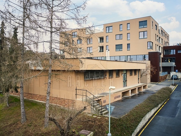 Prodej komerční nemovitosti 451 m² - foto 6