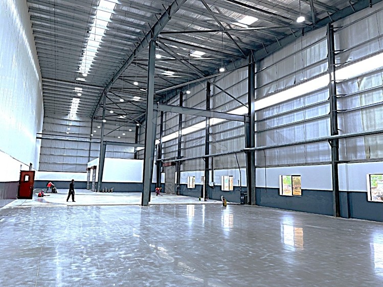 Prodej skladového prostoru 1 200 m² - foto 1