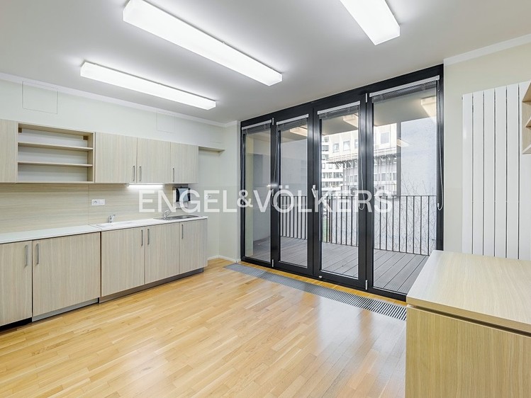 Prodej ordinace 79 m² - foto 1
