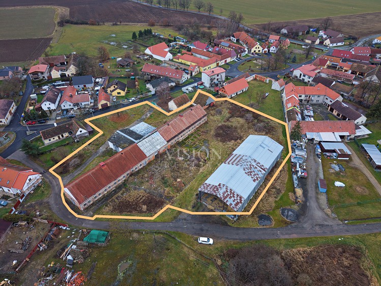 Prodej zemědělského objektu 1 708 m² - foto 1