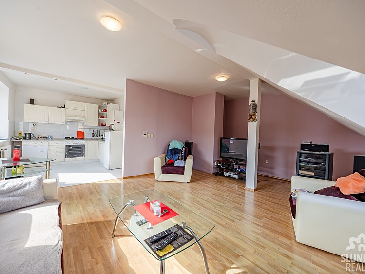 Prodej obchodního prostoru 440 m² - foto 3