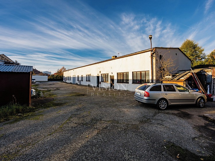 Prodej výrobní haly, prostoru 450 m² - foto 1