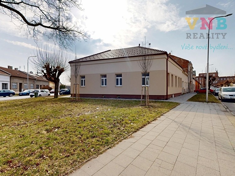 Prodej komerční nemovitosti 205 m² - foto 3