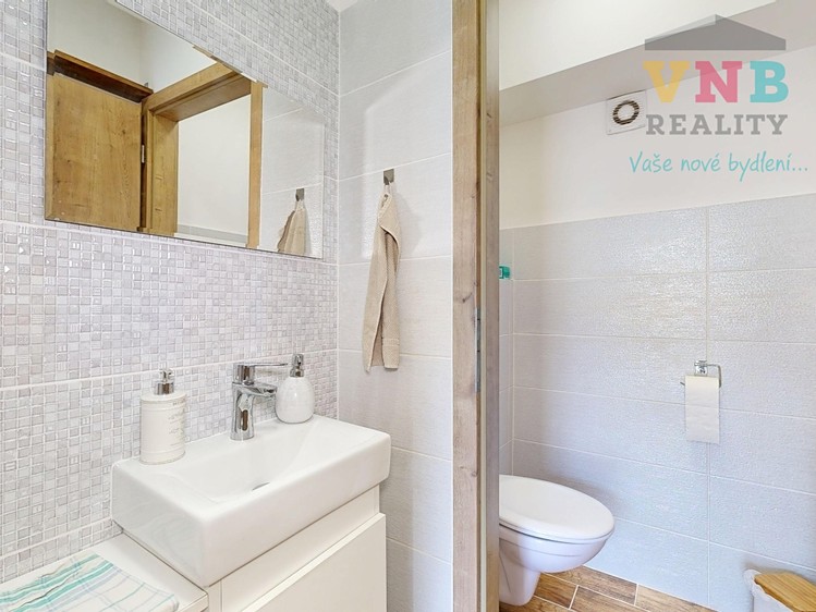 Prodej komerční nemovitosti 205 m² - foto 8