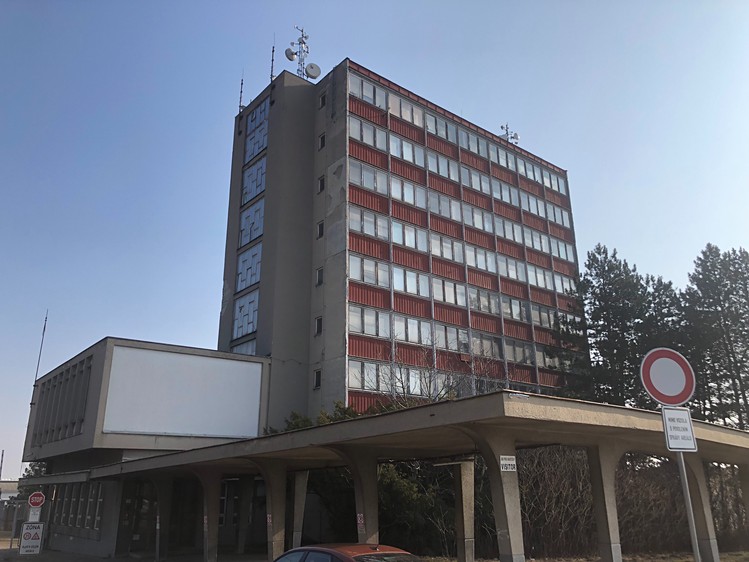 Prodej komerční nemovitosti 3 330 m² - foto 1