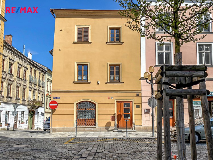 Prodej kanceláře 200 m² - foto 1