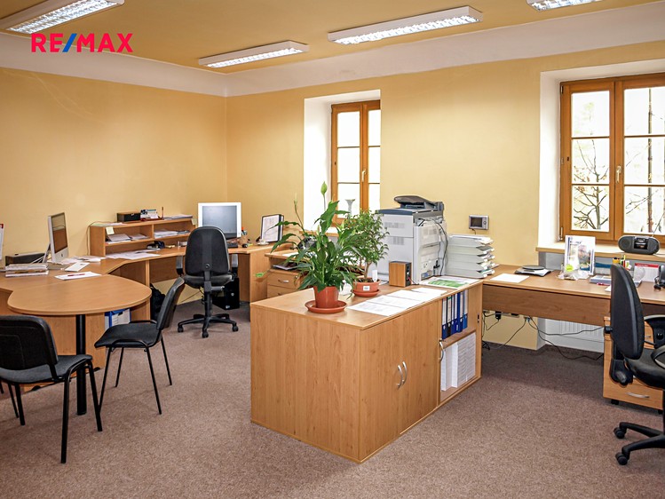 Prodej kanceláře 200 m² - foto 5