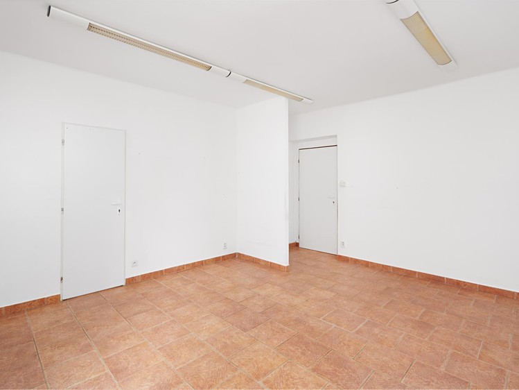 Prodej obchodního prostoru 100 m² - foto 8