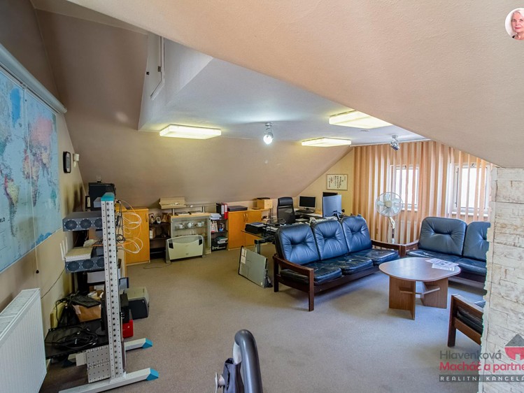 Prodej komerční nemovitosti 209 m² - foto 7
