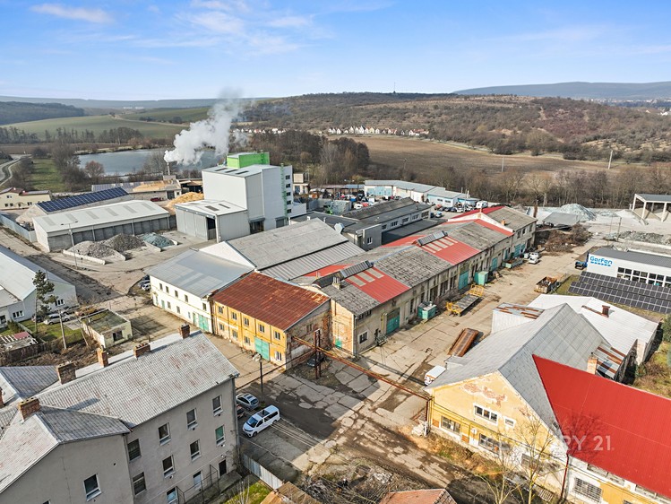 Prodej výrobní haly, prostoru 2 905 m² - foto 1