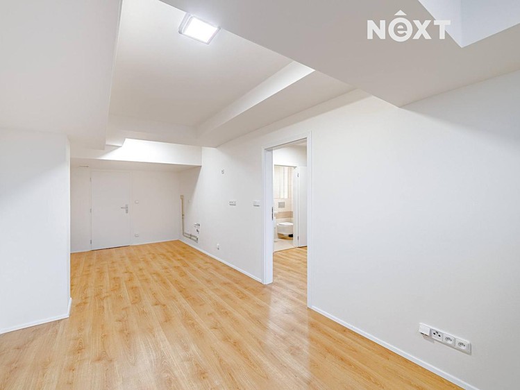 Prodej obchodního prostoru 40 m² - foto 1