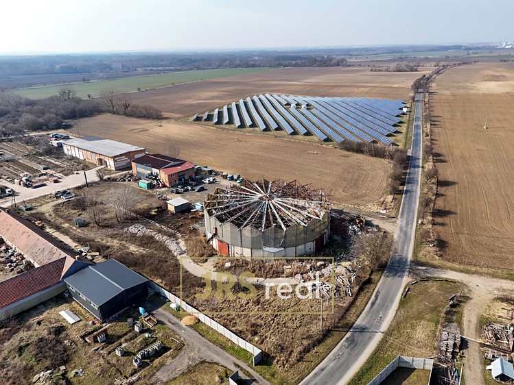 Prodej zemědělského objektu 1 500 m² - foto 1