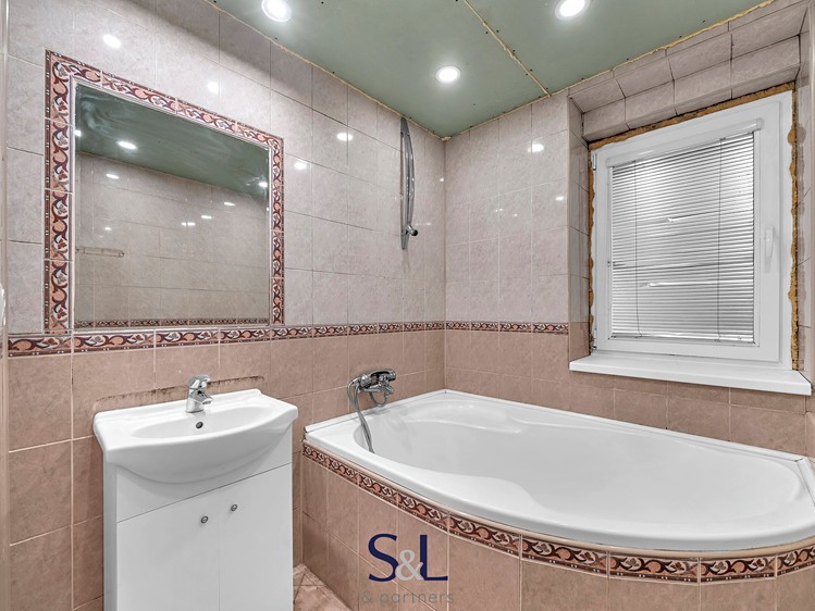 Prodej činžovního domu 250 m² - foto 2