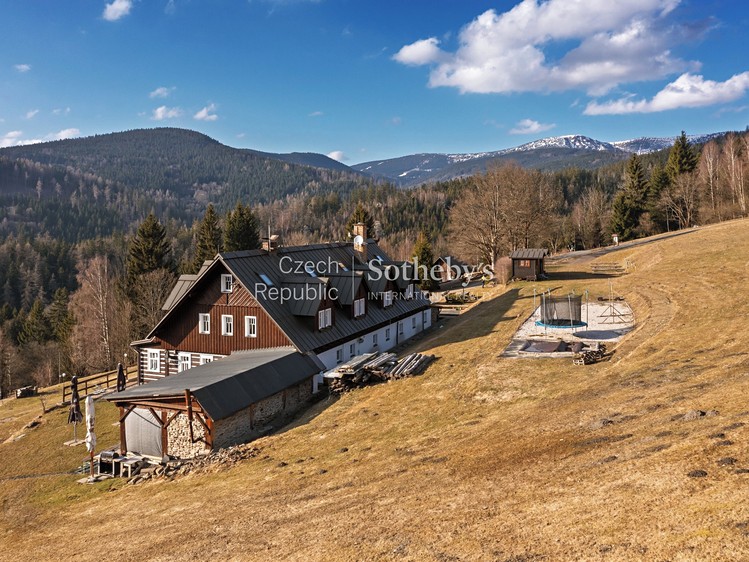Prodej ubytovacího zařízení 400 m² - foto 1