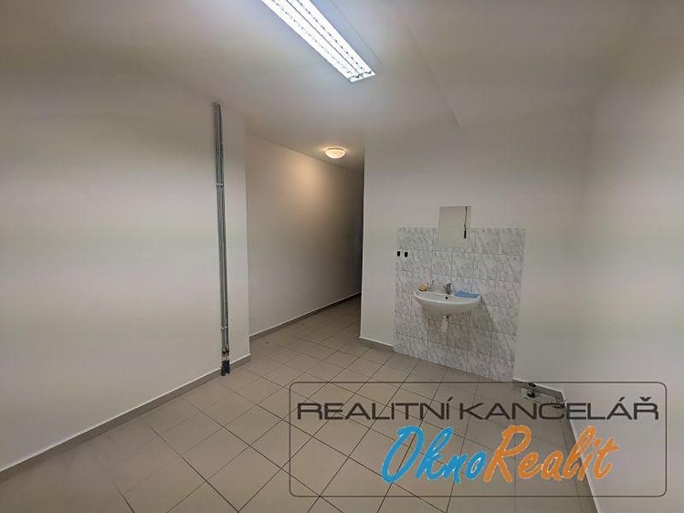Prodej obchodního prostoru 93 m² - foto 6