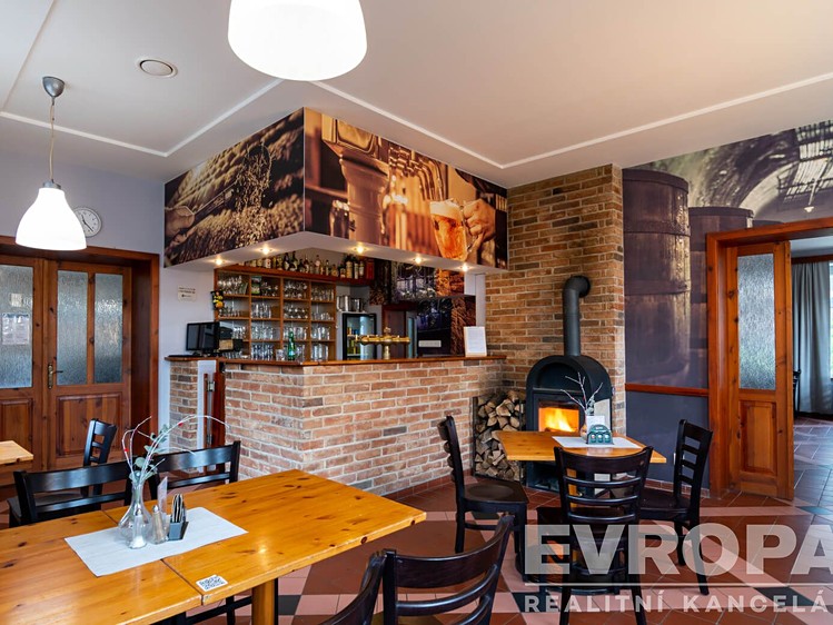 Prodej komerční nemovitosti 458 m² - foto 2