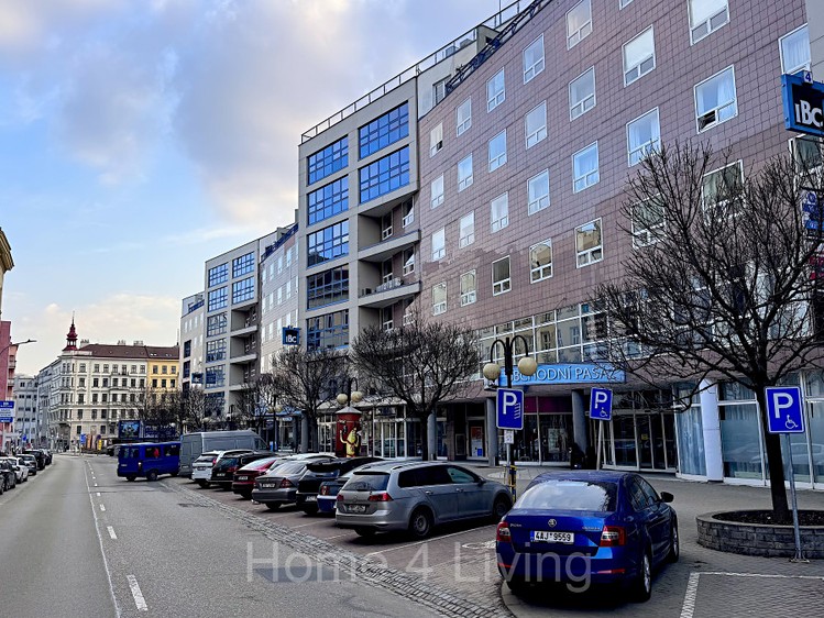 Prodej obchodního prostoru 120 m² - foto 1