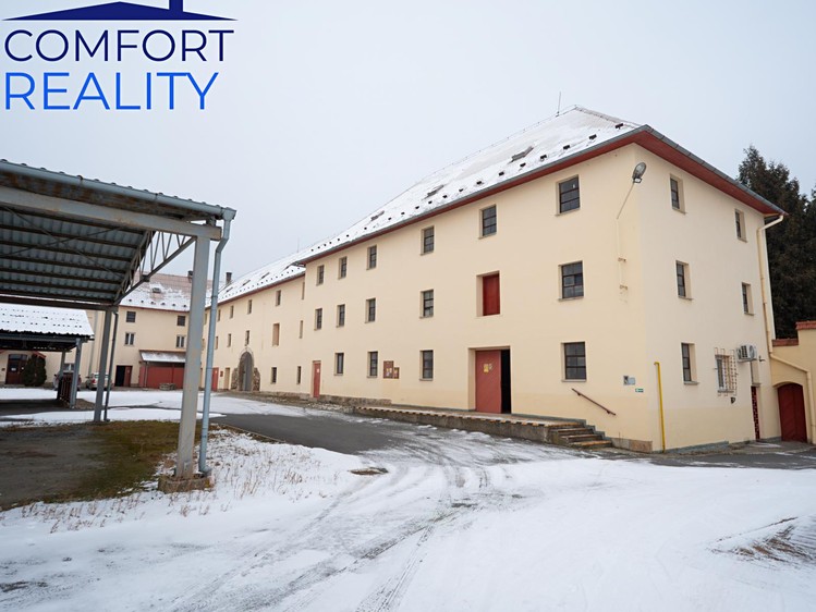 Prodej komerční nemovitosti 1 900 m² - foto 4