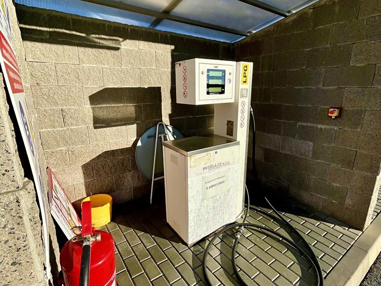 Prodej komerční nemovitosti 994 m² - foto 8