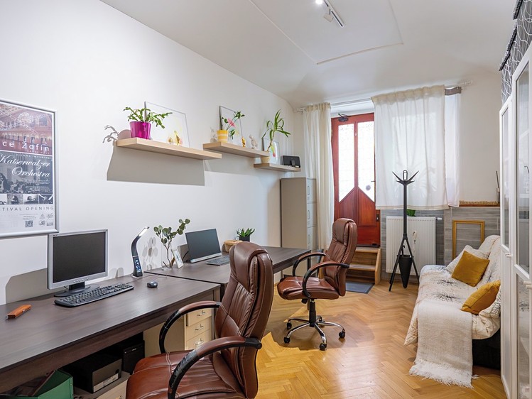 Prodej kanceláře 88 m² - foto 1