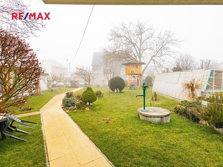 Pronájem kanceláře 137 m² - foto 3