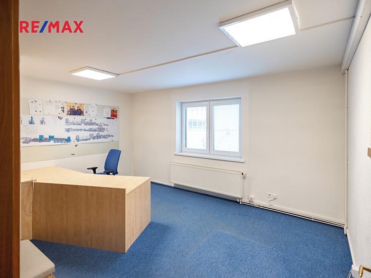 Pronájem kanceláře 137 m² - foto 8