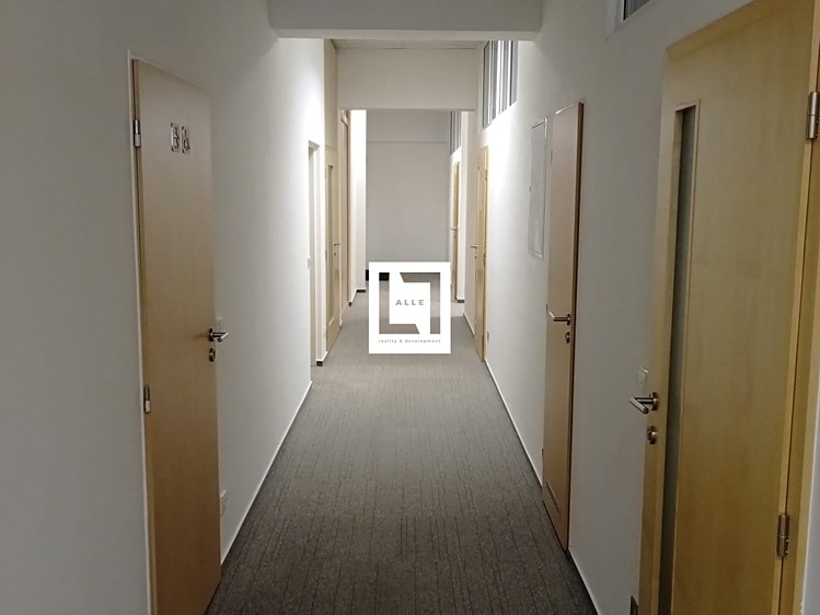 Pronájem kanceláře 68 m² - foto 2