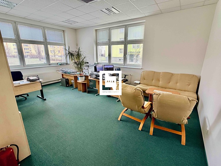 Pronájem kanceláře 68 m² - foto 4