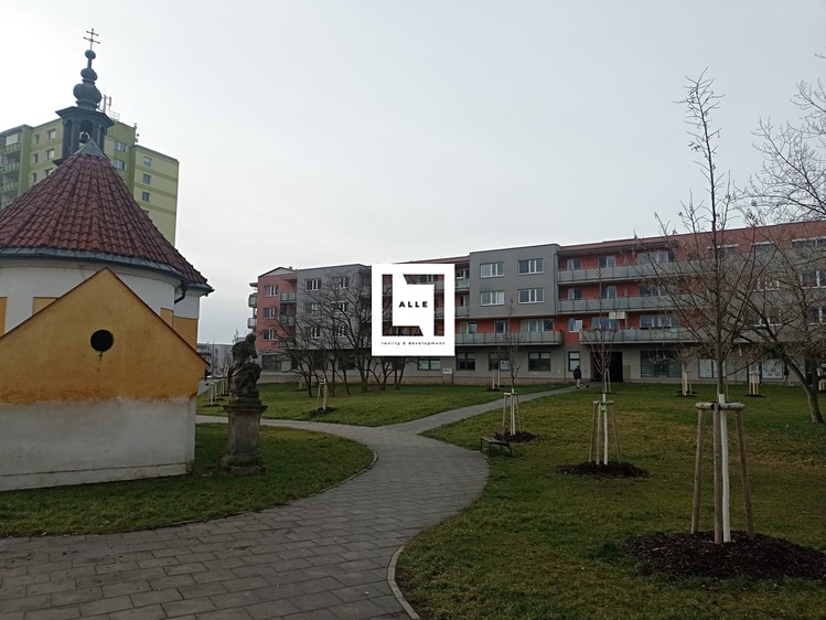 Pronájem kanceláře 68 m² - foto 5