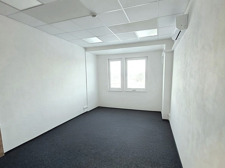 Pronájem kanceláře 19 m² - foto 2