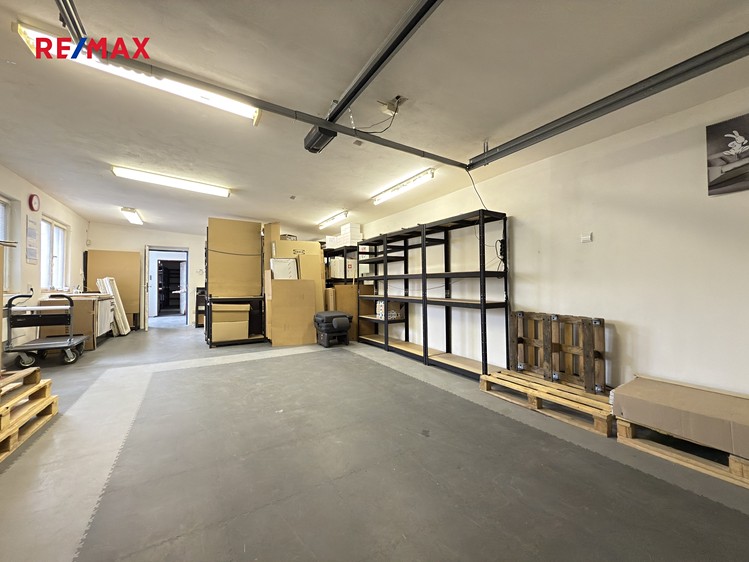 Pronájem komerční nemovitosti 145 m² - foto 1