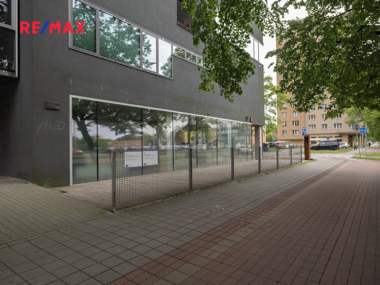 Pronájem obchodního prostoru 146 m² - foto 2