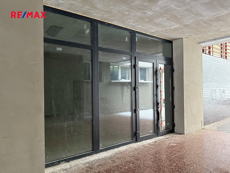 Pronájem obchodního prostoru 150 m² - foto 1
