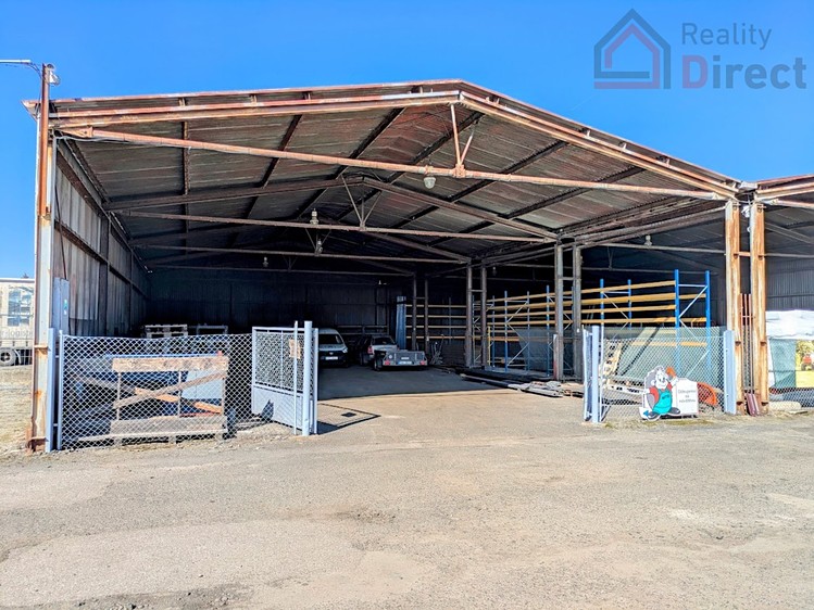 Pronájem skladového prostoru 300 m² - foto 1