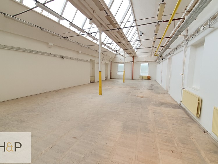 Pronájem výrobní haly, prostoru 381 m² - foto 1