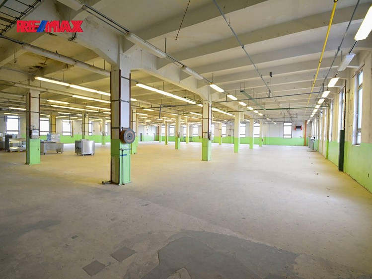 Pronájem výrobní haly, prostoru 1 422 m² - foto 7