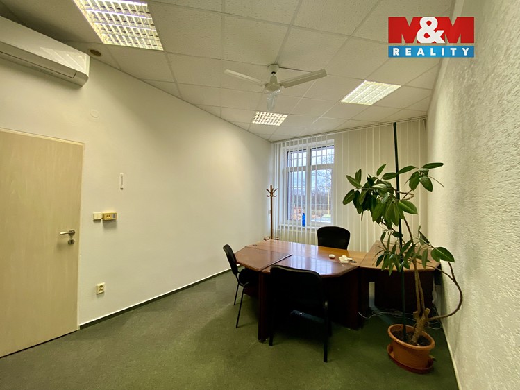 Pronájem kanceláře 19 m² - foto 4