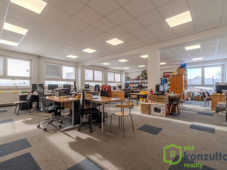 Pronájem kanceláře 60 m² - foto 1