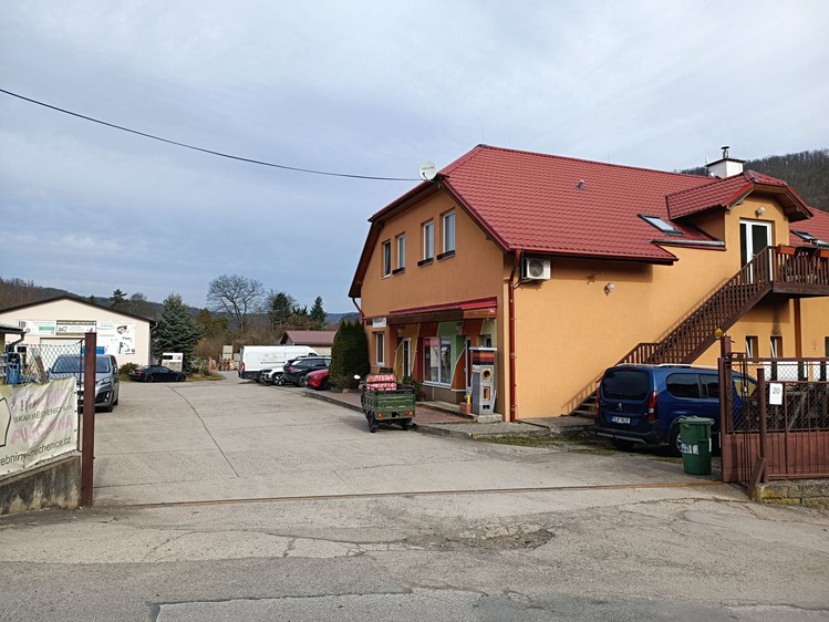 Pronájem skladového prostoru 372 m² - foto 1