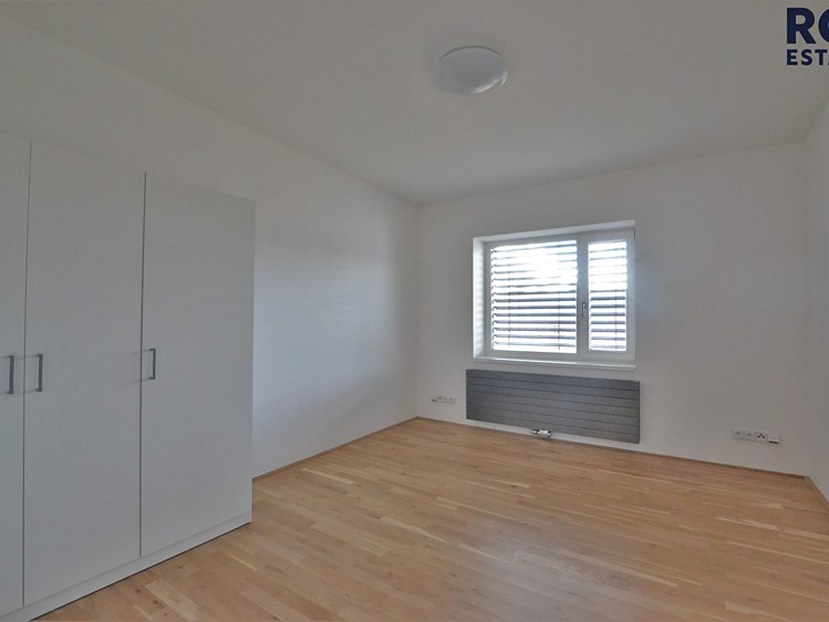 Pronájem kanceláře 100 m² - foto 3