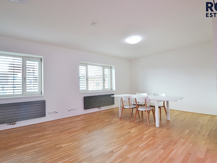 Pronájem kanceláře 100 m² - foto 2
